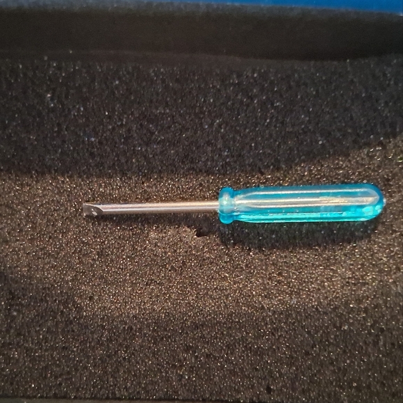 Lige Women's Goldtone Watch, New - Picture 6 of 6